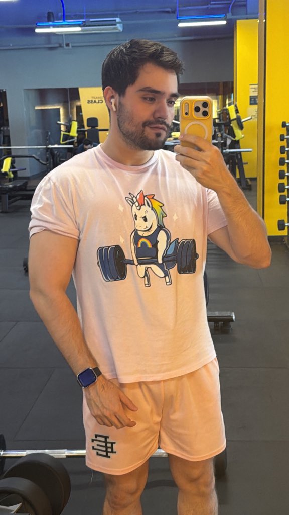 DanielFelix20's tweet photo. Vine bien rosado al gym 🍑 https://t.co/xCEwVEvu68