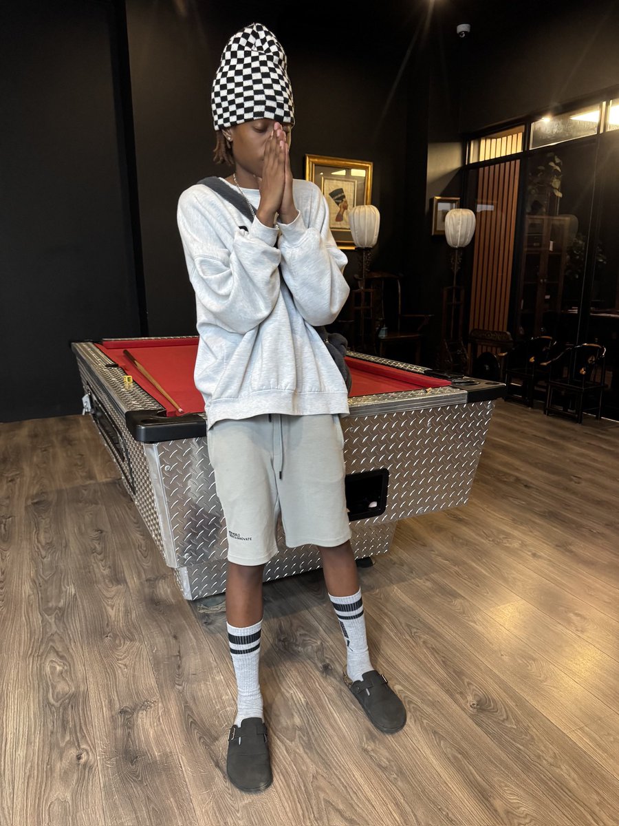 holygl4mm's tweet photo. uber dat throat https://t.co/xKNWJVK8yX