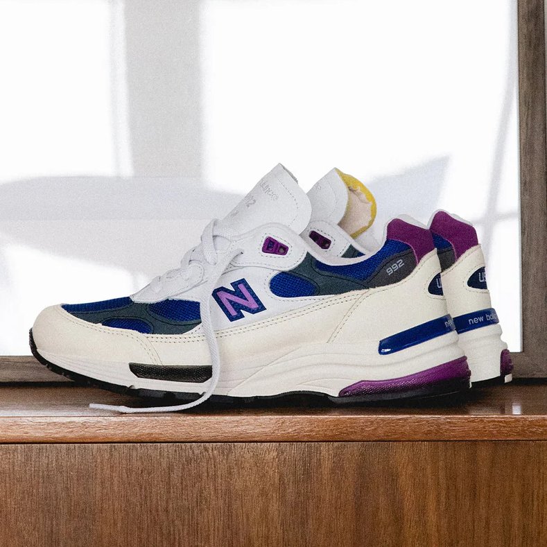 snkr_twitr's tweet photo. AD: LIVE in 1 hour via END

Nike Liquid Max 'Radiant Green/Apple Green'
-> https://t.co/k1JBE0Nwgu

New Balance 992 Made in USA 'White/Team Royal/Purple Fuchsia'
-> https://t.co/JAb6RutYNu

New Balance ABZORB 1890 'Star Burst/Black'
-> https://t.co/srQ20JEiJZ https://t.co/DyuXEgqKlN