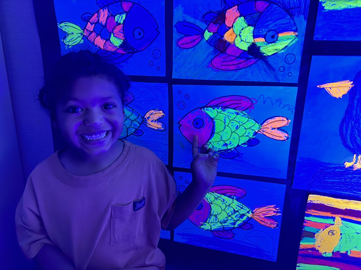 MsLeighaB's tweet photo. Such a magical 'Under The Sea' Art Show by the amazing @ArtwithmsZ 🧜🏻‍♀️🪼 So cool to see the amazing displays &amp; work of ALL of our @BBE_Bullfrogs https://t.co/HmsvfY7NGk