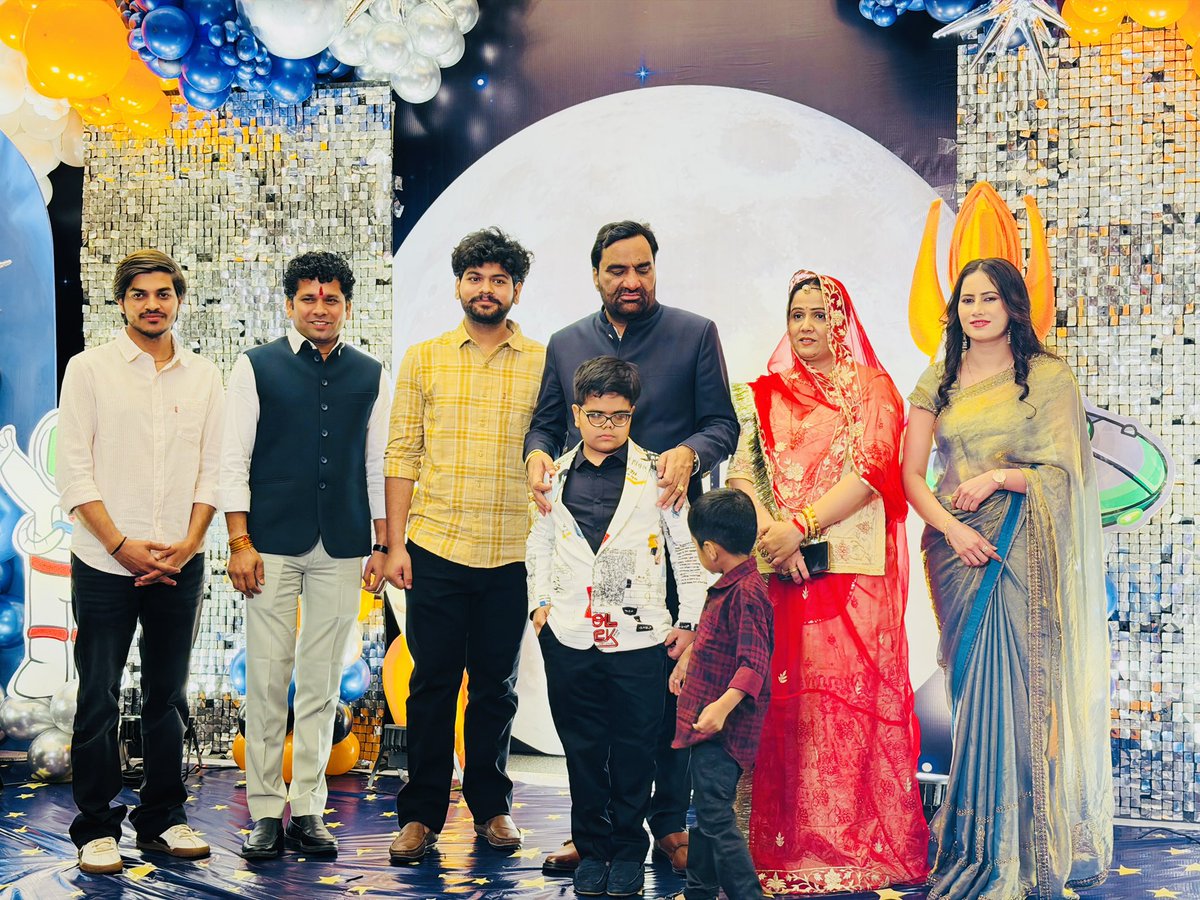 Vijay_Baytu's tweet photo. आज दिल्ली में नागौर सांसद श्री @hanumanbeniwal जी के सुपुत्र आशुतोष जी के जन्मदिन समारोह में शामिल हुआ। 
आशुतोष जी को उज्ज्वल भविष्य की शुभकामनाएं।🎂
@RLPINDIAorg https://t.co/3sxWSTmcIo