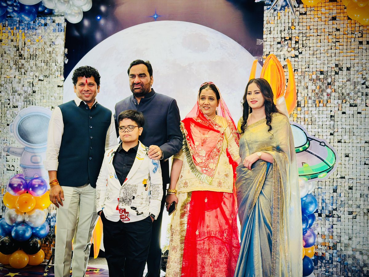 Vijay_Baytu's tweet photo. आज दिल्ली में नागौर सांसद श्री @hanumanbeniwal जी के सुपुत्र आशुतोष जी के जन्मदिन समारोह में शामिल हुआ। 
आशुतोष जी को उज्ज्वल भविष्य की शुभकामनाएं।🎂
@RLPINDIAorg https://t.co/3sxWSTmcIo