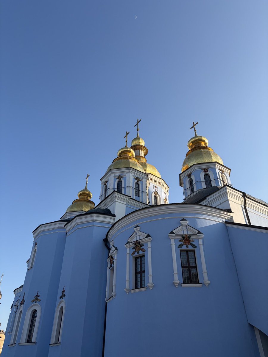 SamHenryLazarus's tweet photo. A productive and sunny day in Kyiv. https://t.co/xjtTkLMUis
