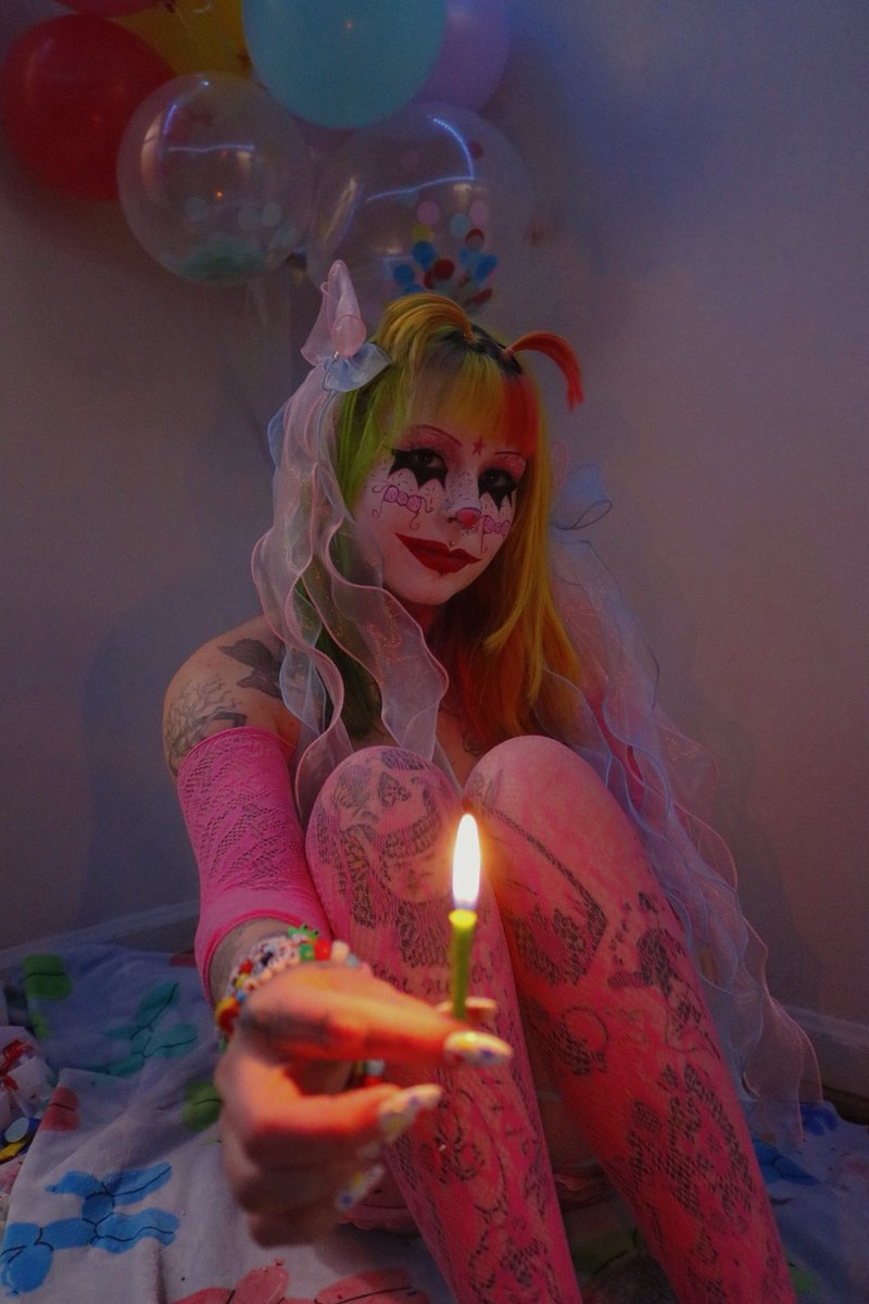 alex 🐝 tweet media