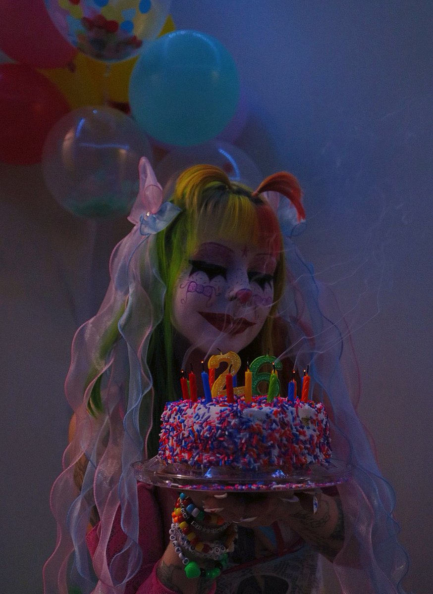 alex 🐝 tweet media