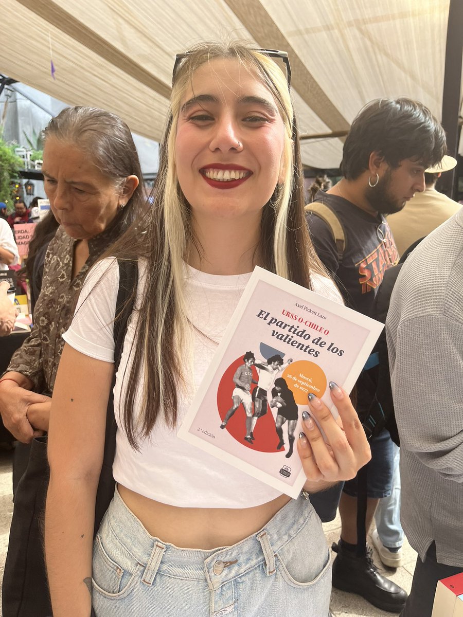 SerieBanderin's tweet photo. Aprovechamos de agradecer a nuestro público lector y de decirles que seguimos trabajando en los proyectos que publicaremos este 2026. Además, de compartir la disposición de @LibrosCincoAses para recibir manuscritos para nuestro plan editorial 2027. Les esperamos! https://t.co/R1LxGOBrSa