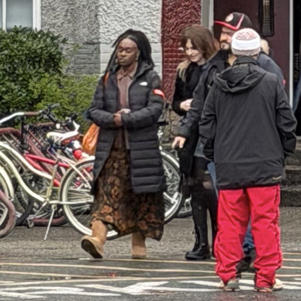 izzy 🂽 tweet media