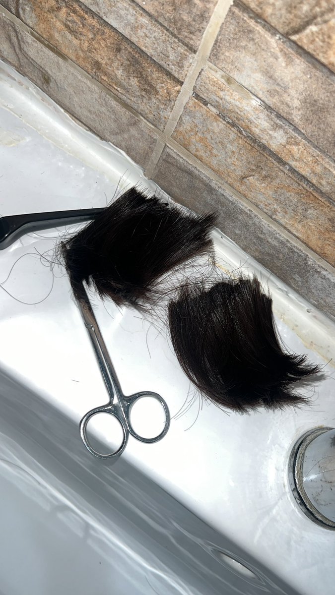 who am i? tweet media