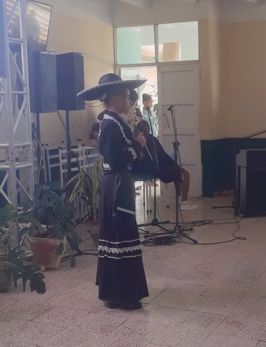 Gracias a todos desde en Festival de Música Persiguiendo un Sueño es una realidad.🎶 Cada nota que vibra en el aire es un recordatorio de que los sueños se pueden alcanzar. #nuestraescuelaformaalhombrenuevo #PasiónPorElArte #ElArteDeEnseñarElArte <a href="/cnear/">cathy near</a>