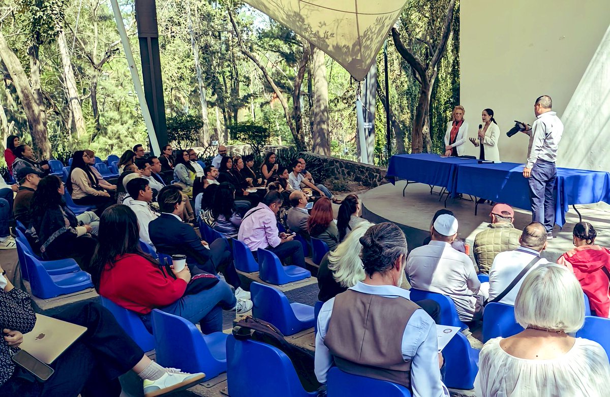 DoraisaGonzlez's tweet photo. Entregamos el “Premio Ciudadano por el Desarrollo Sostenible” de la @BJAlcaldia con la Agenda 2030 de la @ONU_es en reconocimiento de las y los benitojuarenses que han trabajado por tener una mejor localidad, país y mundo. Reafirmamos el compromiso por la gobernanza y el #Plan2045🌱🌎 porque todos luchamos por algo en cómun, nuestra comunidad. @LuisMendozaBJ 
Agradecemos el acompañamiento de las ONG’s e instituciones internacionales para felicitar a los premiados.
@supercivicosmx @LupisAnimalista @noseaswaste @MESHICO_ORG @LigaPeatonal