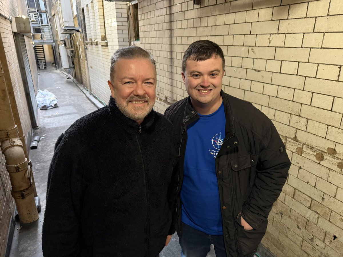 chimchar484's tweet photo. @rickygervais  thank you so much! https://t.co/pqFoBeyg3e