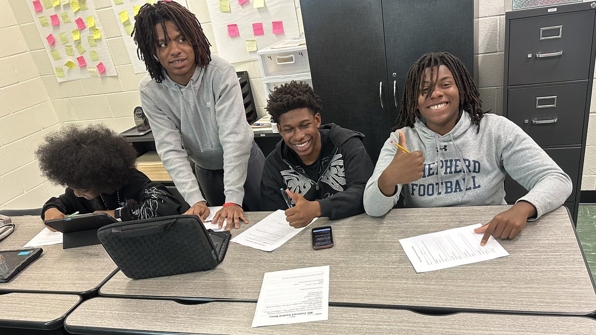 MsSummerTaylor's tweet photo. Taught contractual relationships through NIL and the engagement was unmatched. 💯 @SHS Legal Environment students used prior knowledge, led peer discussions, and explored topics tied to their interests. Real-world relevance makes all the difference. #CTAE 
@DrBEducates @DrJamesT https://t.co/yqtWbiSXW8