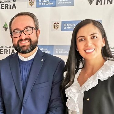 Otra pregunta, amigo tweet media