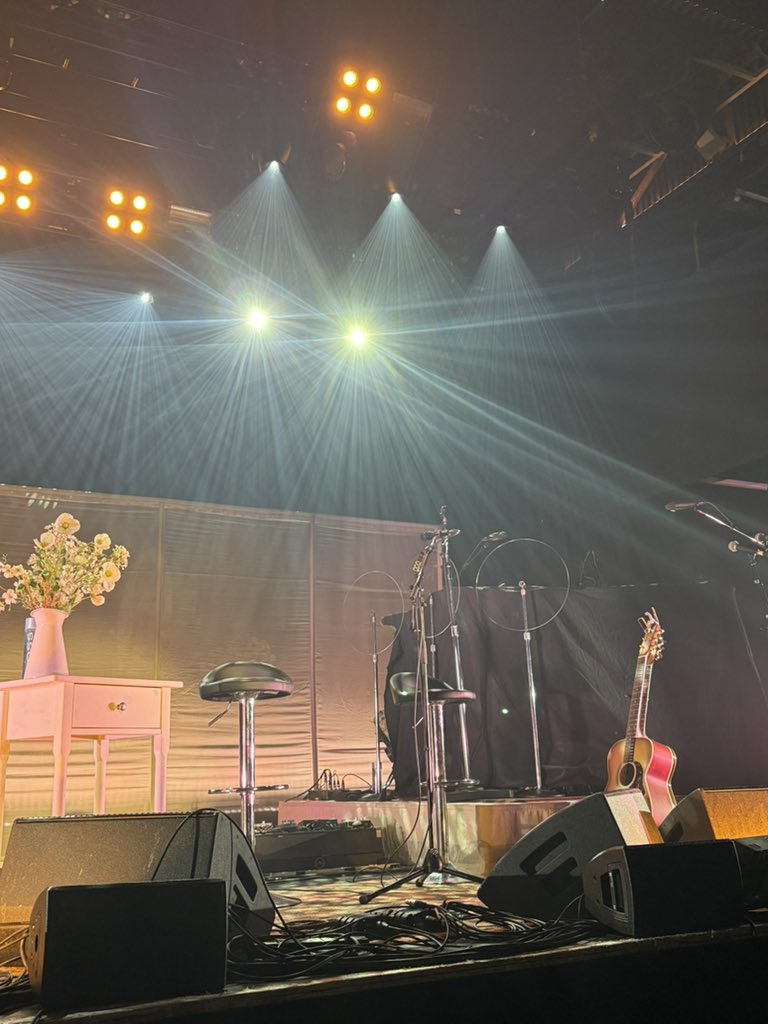 ellie 🫶🏼 IS A SHOWGIRL❤️‍🔥 tweet media