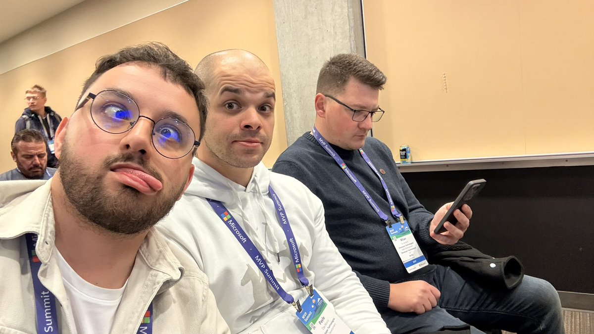 TheCodeMan__'s tweet image. A lot of fun #mvpsummit