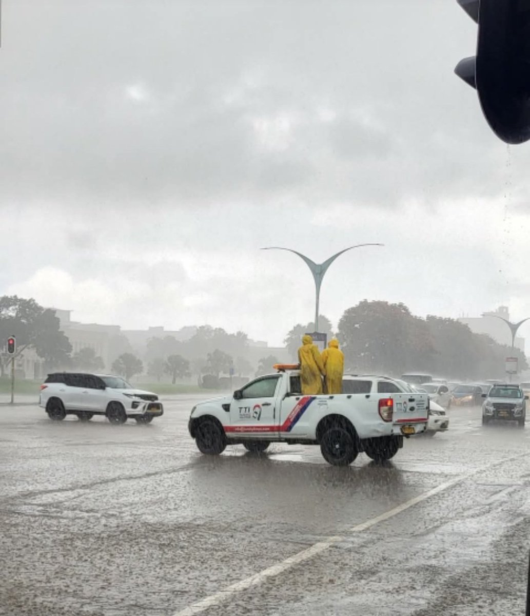 ny_emman's tweet photo. Please add this simile to the Collins Student's Companion, "As dedicated as TTI parking marshals"
Literally, come rain or thunder, you'll find them scouting for cars to clamp 🤣
📸 ByoRevNation https://t.co/jHFoLLpk7i