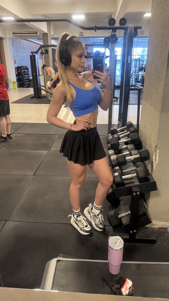 Lily Blake tweet media