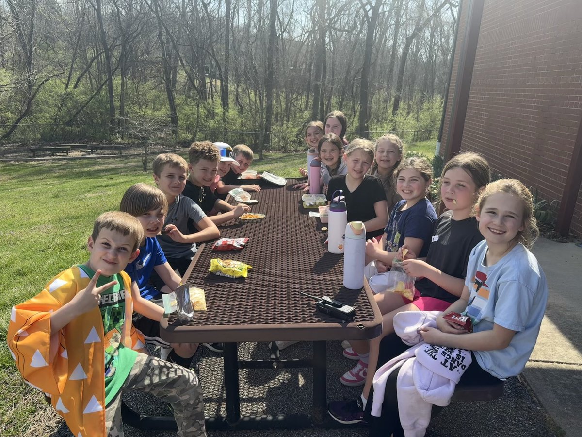 Miss White tweet media