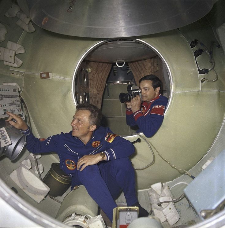 East German Visuals tweet media