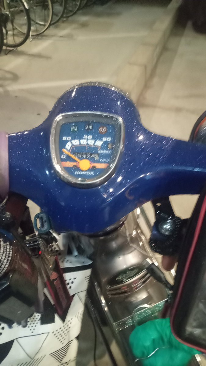 赤い彗星 tweet media