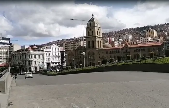 eldiario_net's tweet image. Gasolina de YPFB bajo la lupa: usuarios y transporte público reportan daños (16:00)
Mira la nota aquí: eldiario.net/portal/2026/03…
#ElDiarioBo #Bloqueo #paro #ParoDeTransporte #TransportePúblico #LaPaz #gasolinadesestabilizada #daños #resarcimiento #MedidasDePresión #ÚltimoMomento