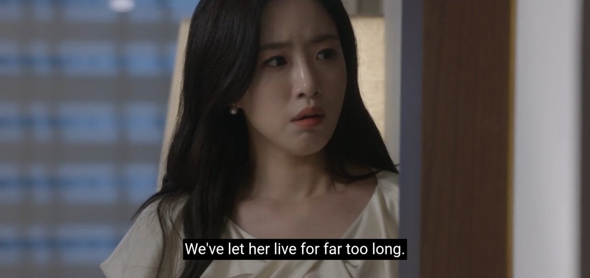 BluKimchiKdrama's tweet image. Operation: Kill Oh Jangmi is back on. I'm actually surprised they left "Jangmi" alone all this time in the hospital and didn't try to take her out 😱.

#TheFirstMan #FirstMan #첫번째남자 EP70