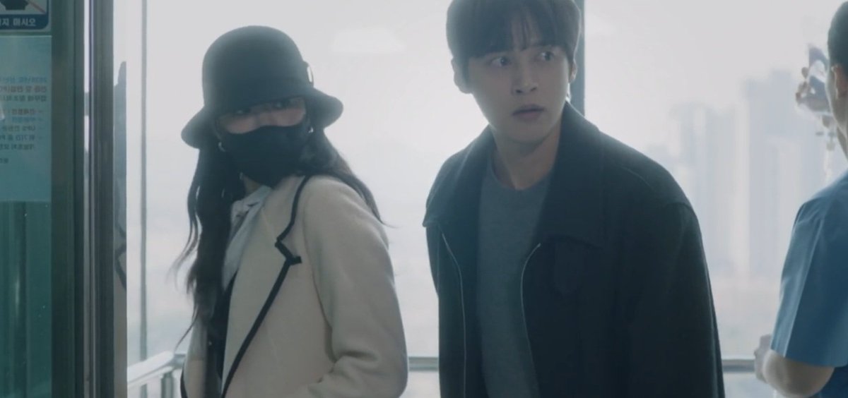 BluKimchiKdrama's tweet image. Operation: Kill Oh Jangmi is back on. I'm actually surprised they left "Jangmi" alone all this time in the hospital and didn't try to take her out 😱.

#TheFirstMan #FirstMan #첫번째남자 EP70