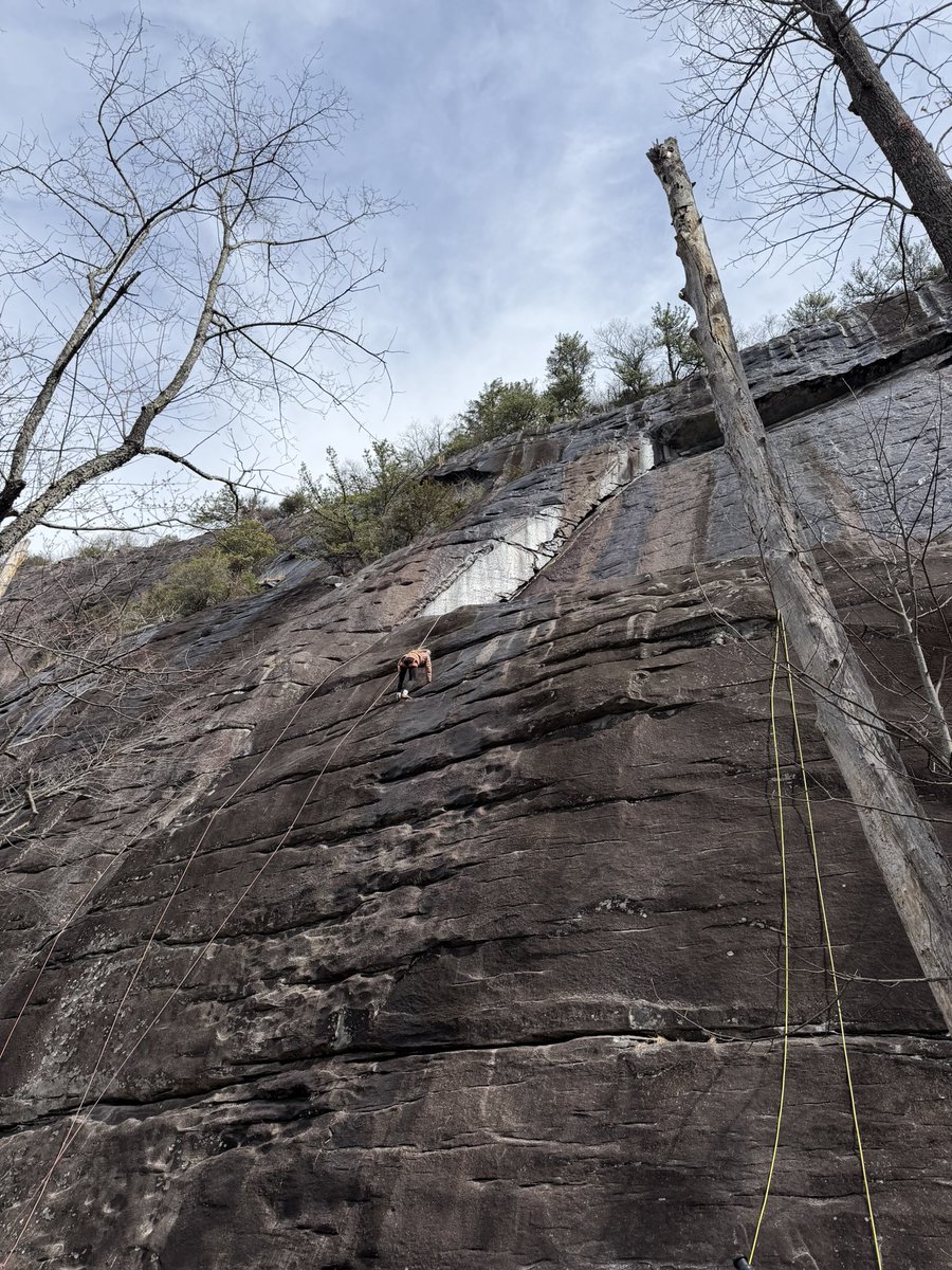 ElleBurns20's tweet image. Took a break from the weight room and field and spent the day rock climbing with my coach! So fun to challenge myself physically and mentally in new ways! #athlete #2028grad #springbreak 🧗🏻‍♀️🧗🏻‍♀️