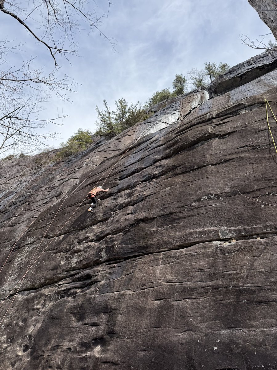 ElleBurns20's tweet image. Took a break from the weight room and field and spent the day rock climbing with my coach! So fun to challenge myself physically and mentally in new ways! #athlete #2028grad #springbreak 🧗🏻‍♀️🧗🏻‍♀️