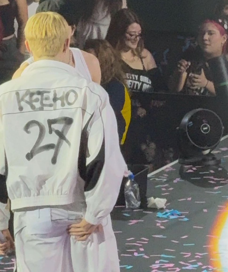 cece -`✮´- tweet media