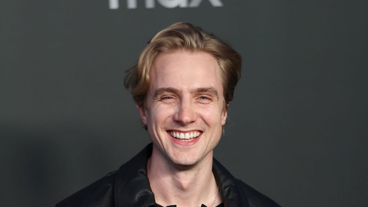 sam ୭ #akotsk tweet media