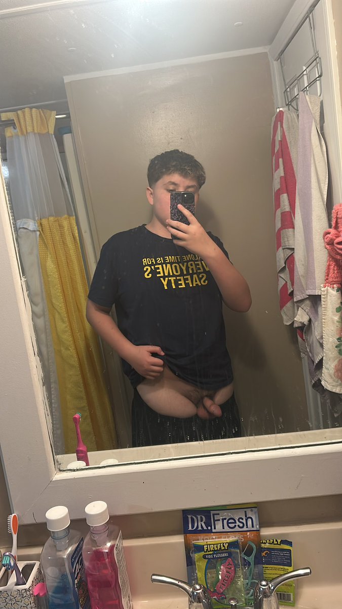 Masonnrcg's tweet photo. So fucking horny right now fuck😏💦🥵 https://t.co/BQadNEYirP