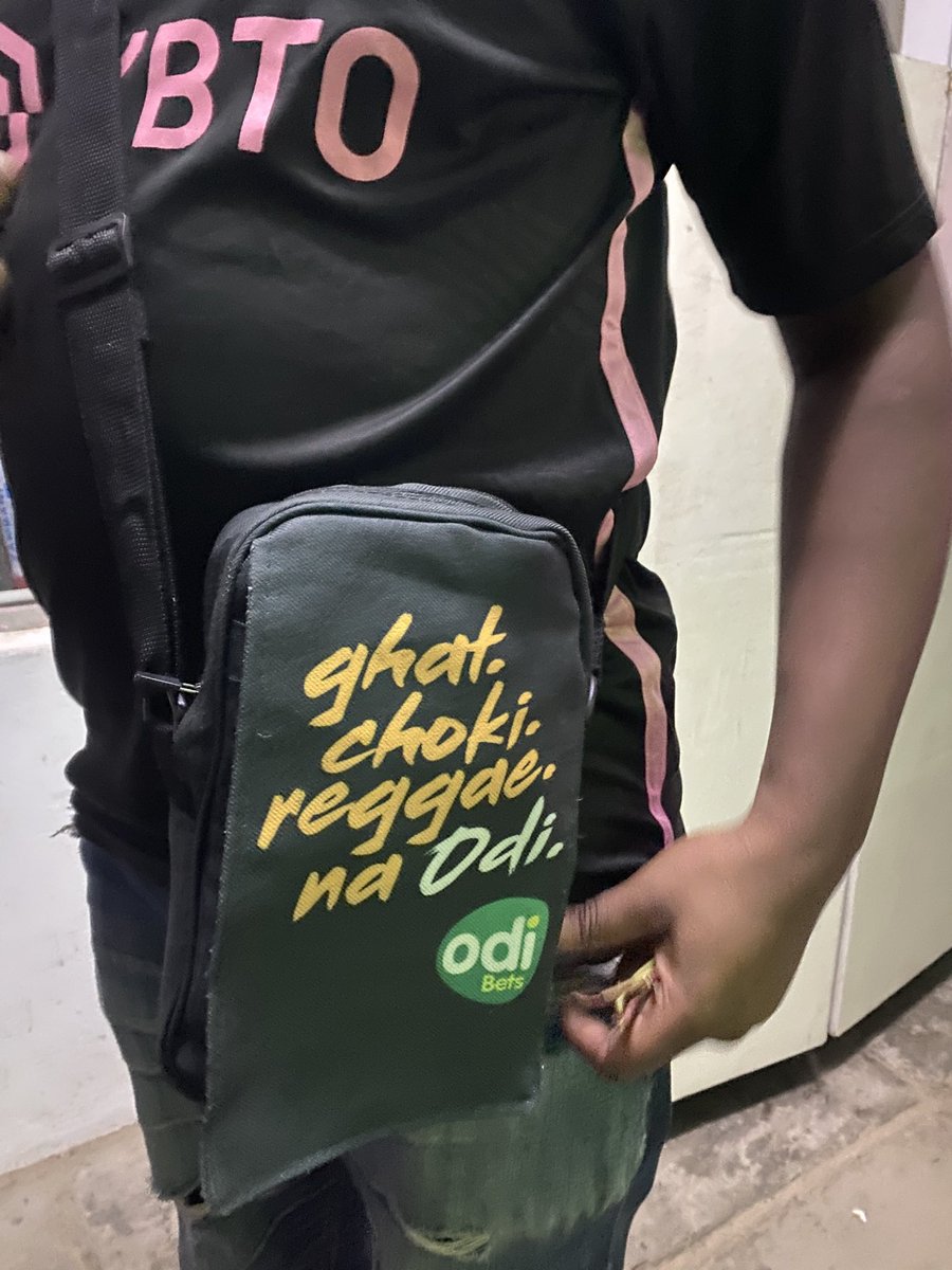RealMadmatx's tweet photo. Dub O’Clock ,reggae polite hapa maskani 1922, ghat iko pahali yake ,tools huyu chairman @mash_sir  hawezi niibia tena,shukran @SirAlexas  and @OdibetsOfficial  team ,Bag na cards zilifika mombasa ,kujeni tukule Dub https://t.co/xGdGEtfKYh