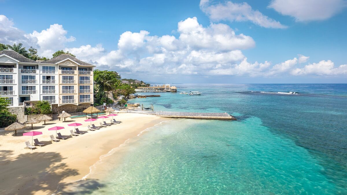 honeymoonscom's tweet photo. Escape to Sandals Royal Plantation, an intimate adults-only, all-inclusive haven in Jamaica with all-suite ocean views, butler service, and the Caribbean's only Champagne &amp; Caviar Bar. Unwind on private cove beaches amid roaming peacocks. https://t.co/Q3yTQK9flJ https://t.co/qyoY4GkFus