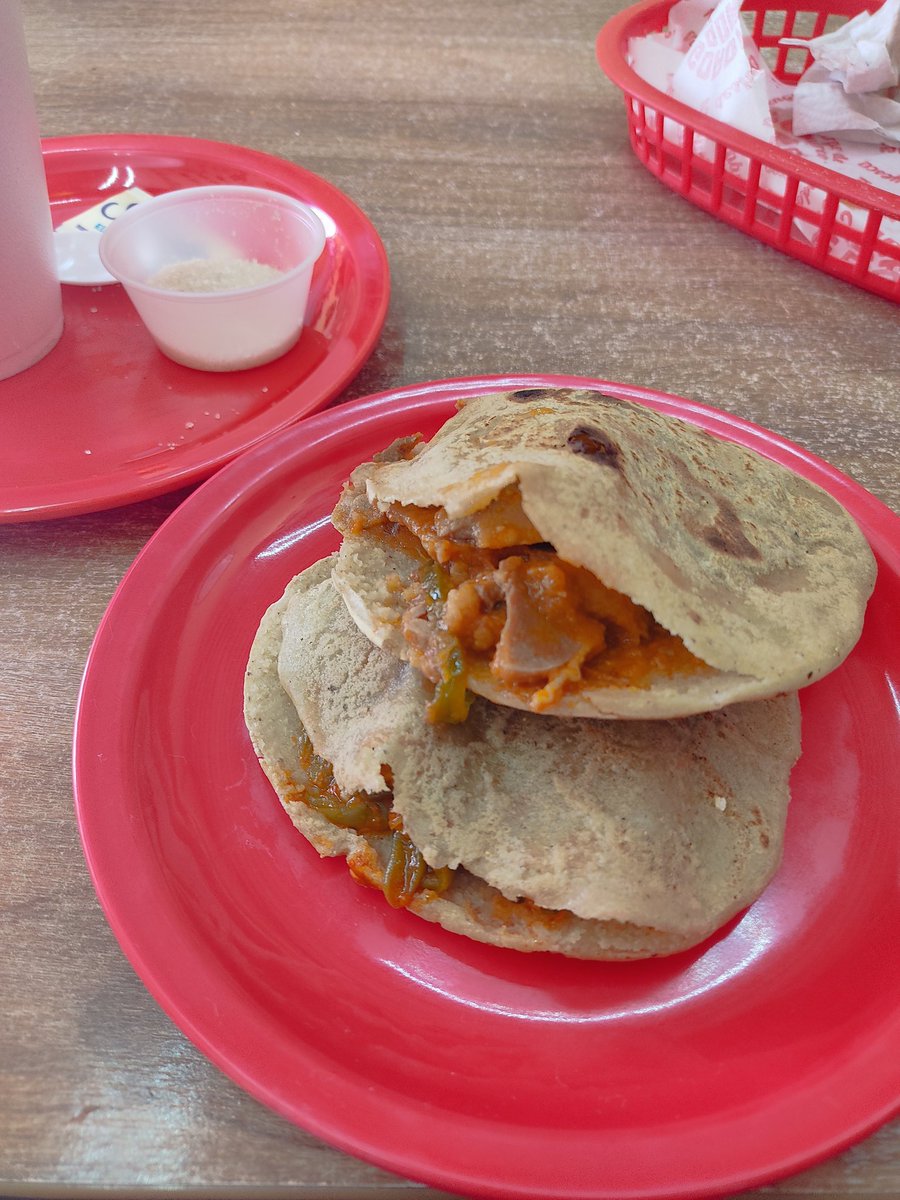 𝐀𝐯𝐫𝐢𝐥 tweet media