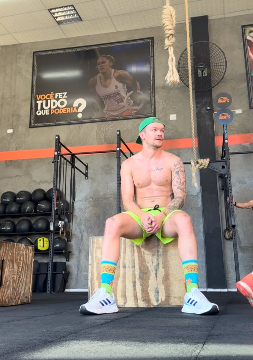 lonely boy. tweet media