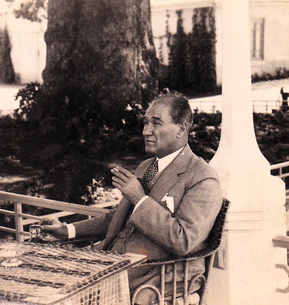 Sevmekse en büyük devlet