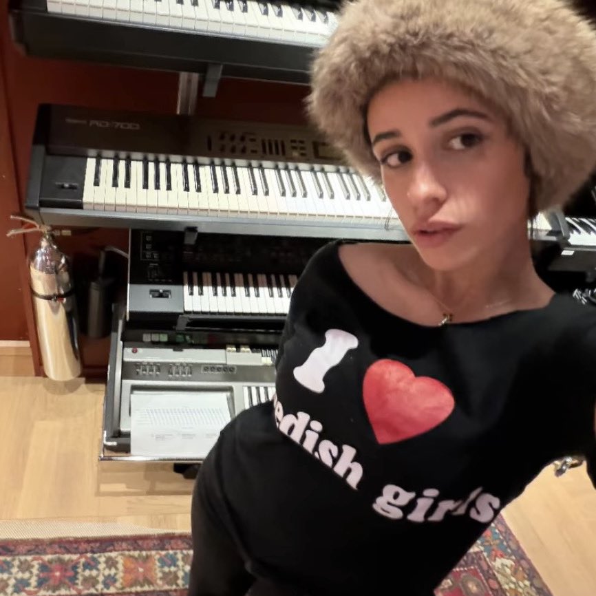 Camila Base tweet media