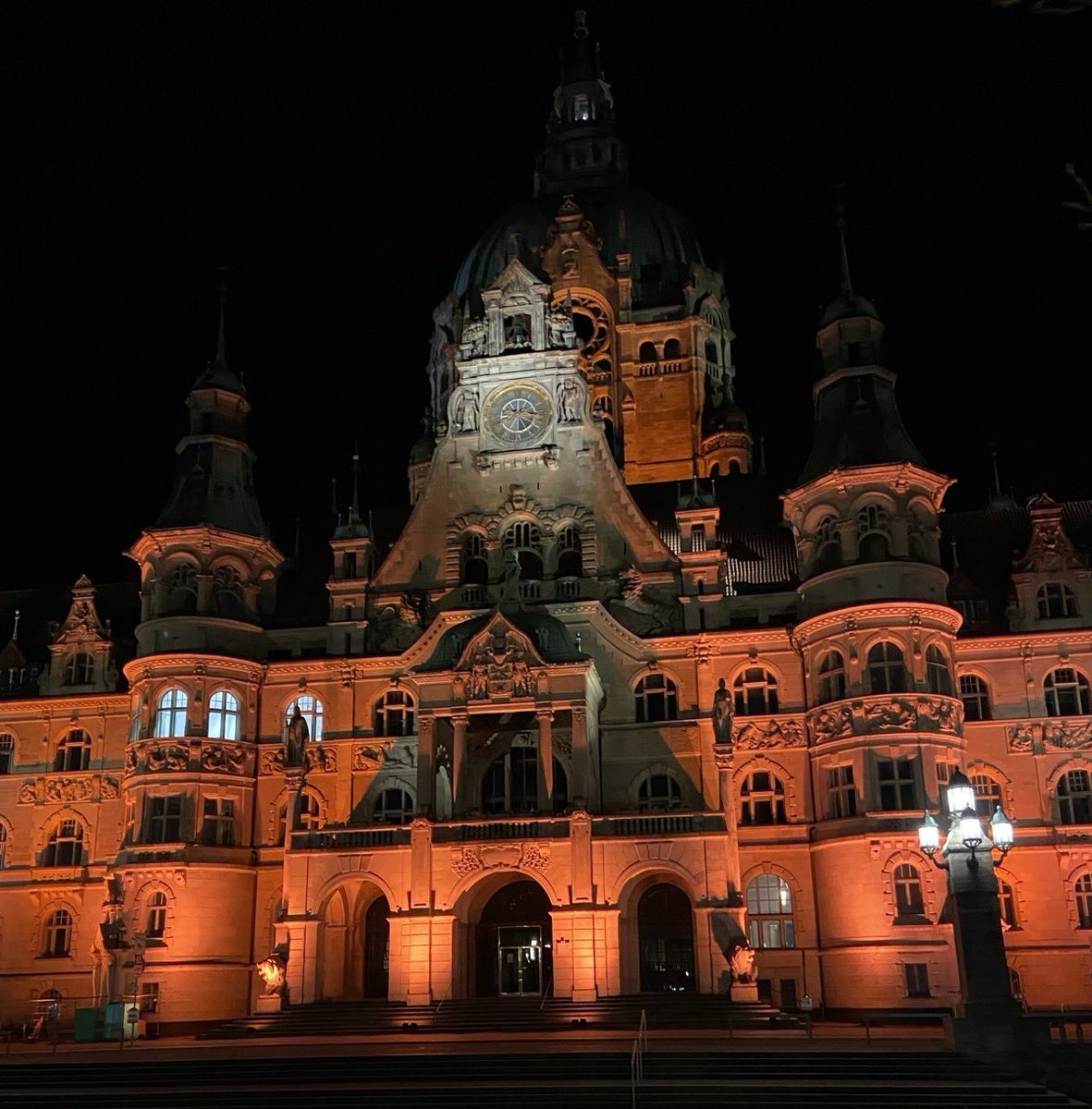 Timon Dzienus tweet media