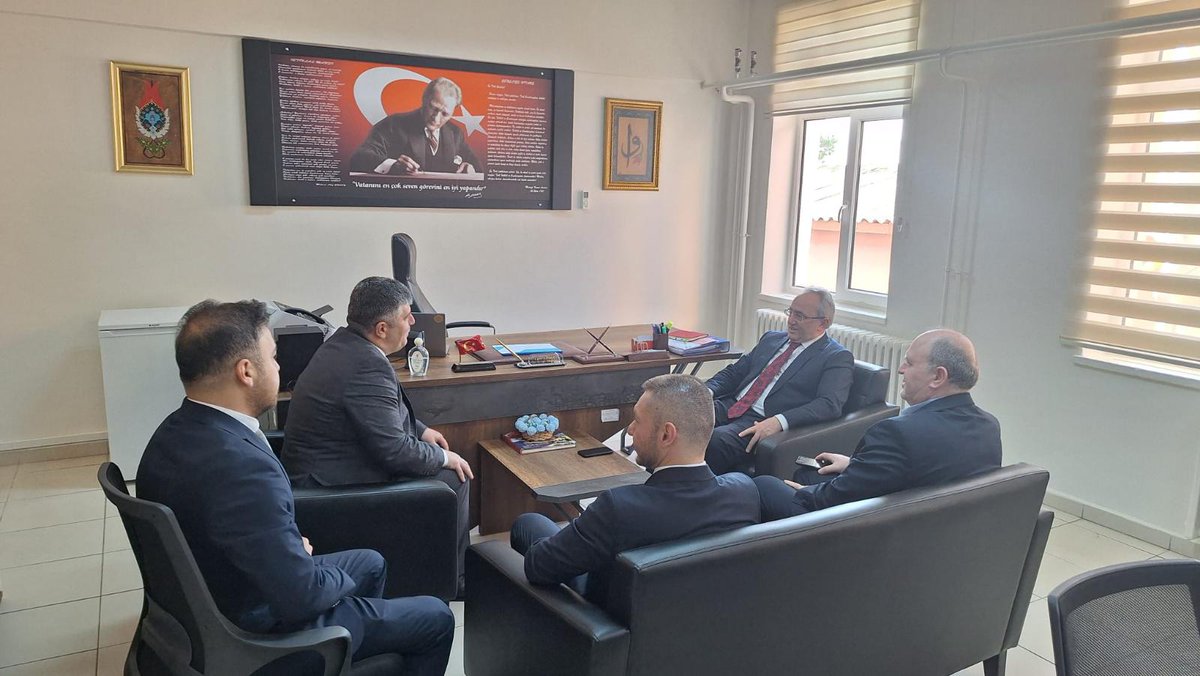 ilk_hac's tweet photo. İl Millî Eğitim Müdürümüz Sayın Dr. Ahmet ALİREİSOĞLU,İl Millî Eğitim Müdür Yardımcımız Sayın Nail YILMAZ ve İl Millî Eğitim Şube Müdürümüz Sayın Mehmet ÖZER ile birlikte ilçemizi ve okullarımızı ziyaret etti.
Ziyaretlerinden dolayı kendilerine teşekkür ederiz. https://t.co/Q789oQoaaE
