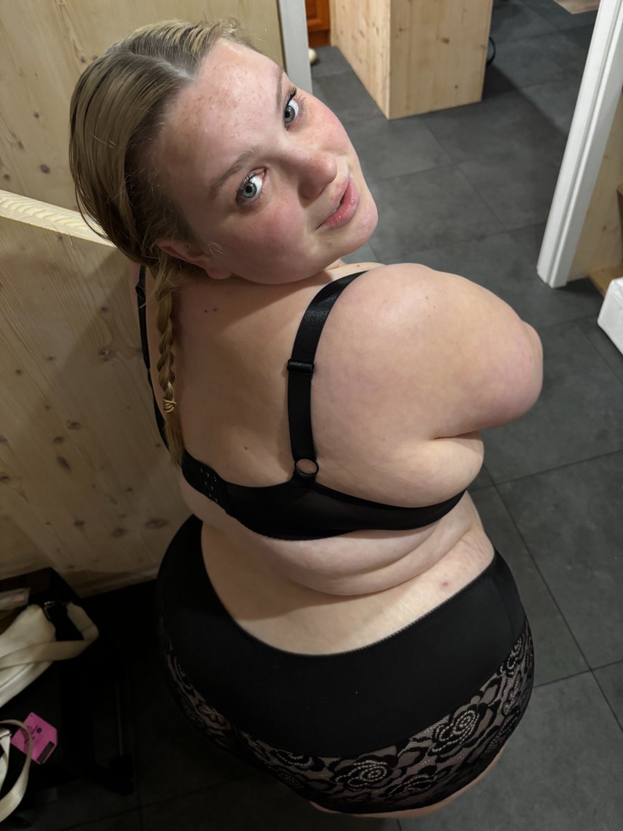 Bootyass Girl tweet media