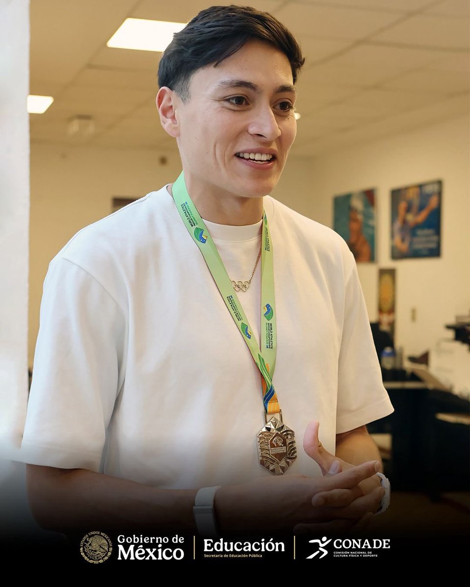 El medallista de plata 🥈 en salto de altura en el Mundial de Atletismo Indoor estuvo con nosotros en Villas Tlalpan para compartir su logro.

"Estoy muy orgulloso de mí, del trabajo que he hecho en años; feliz y tranquilo, todo ha valido la pena".

¡Felicidades, Erick! 👏