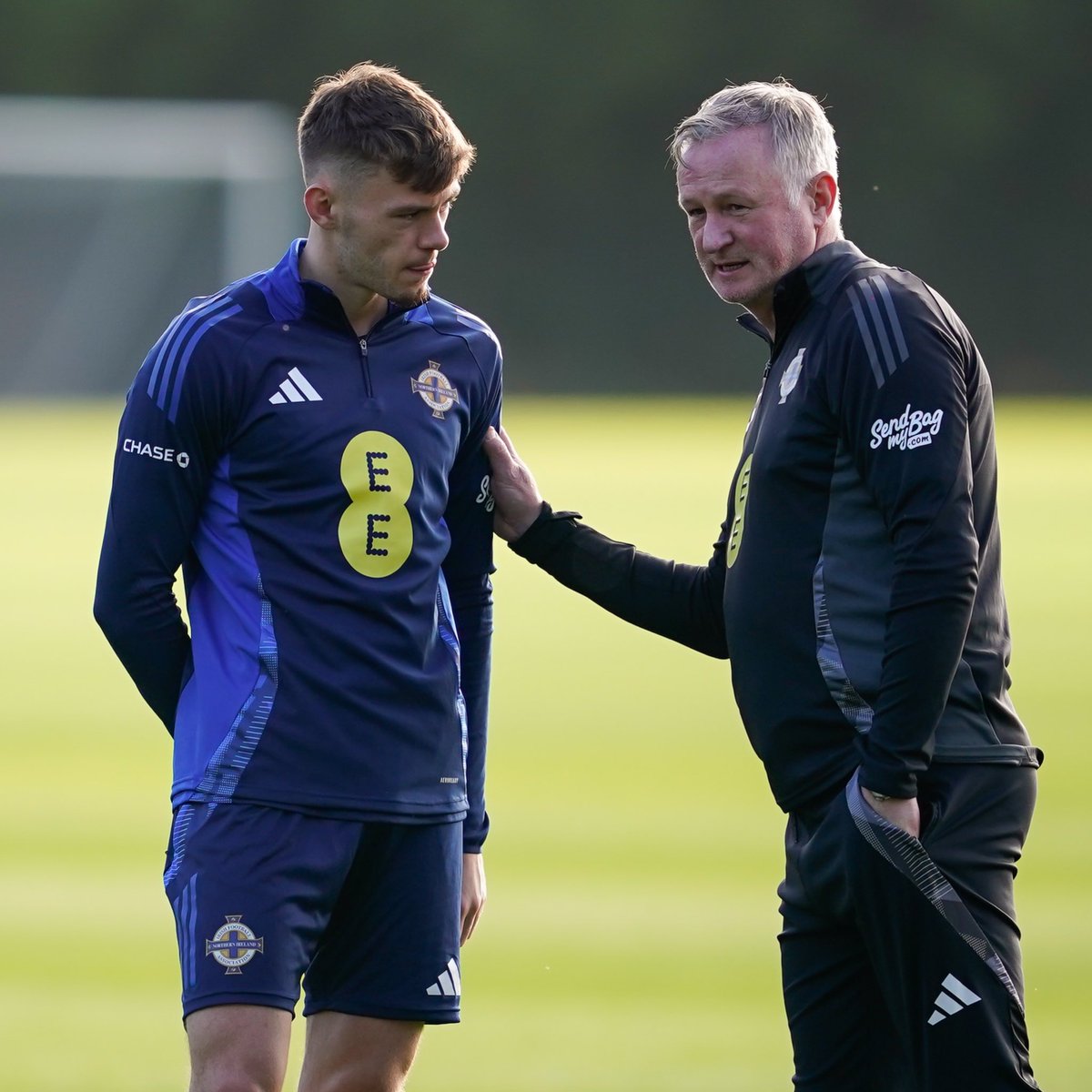 Andy_Calcio's tweet photo. Michael #ONeill, entrenador de #Irlanda del Norte:
"He preparado el partido de mañana, insistiendo a mis jugadores que #Italia tiene todo que perder, y nosotros todo que ganar".
#ItaliaIrlanda #WCQ2026 https://t.co/PSJEyGtpQc