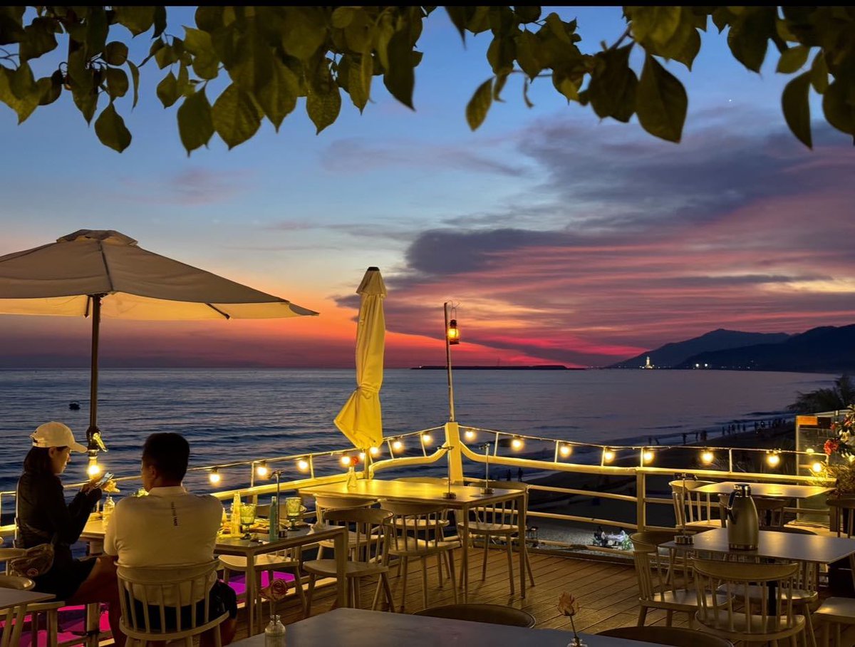 Christine Damian tweet media