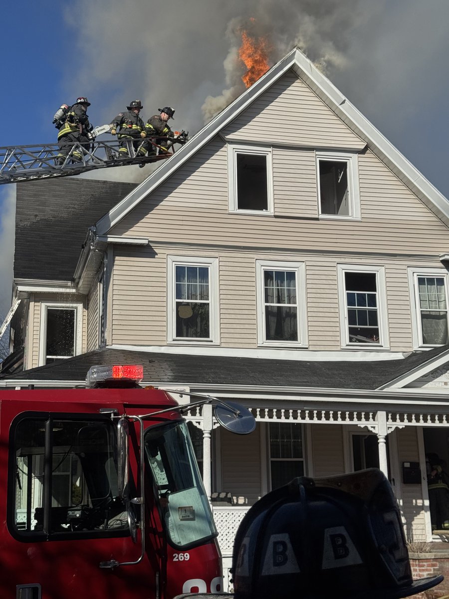 Boston Fire Dept. tweet media