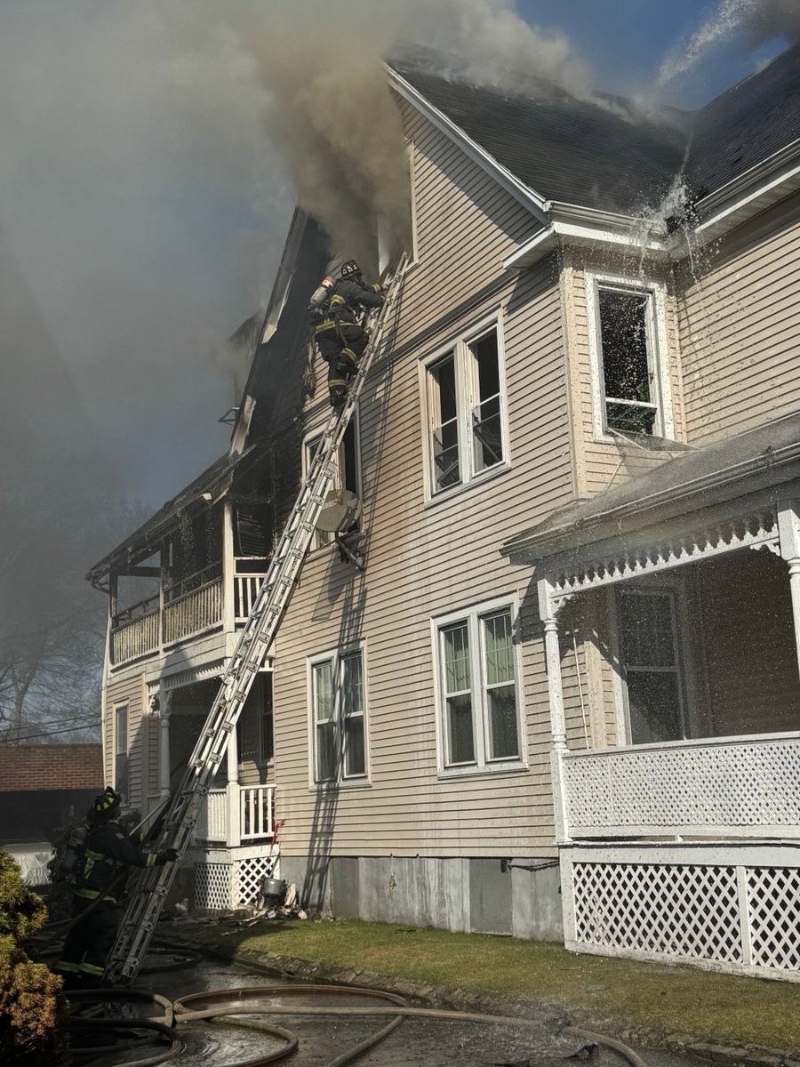 Boston Fire Dept. tweet media