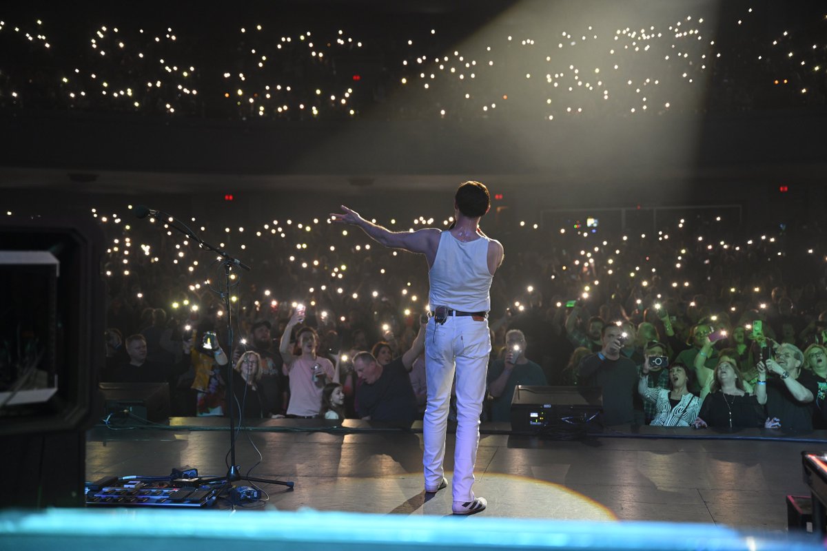 👑 April 2 at 7:30 PM — One Night of Queen is coming!

A spectacular tribute to Queen featuring all the hits you love 🎶

🎤 Gary Mullen brings Freddie Mercury to life on stage, don't miss it!

🎟️ Get your tickets now: ow.ly/oVfw50YyUma

#Tribute #Queen #MacombCounty