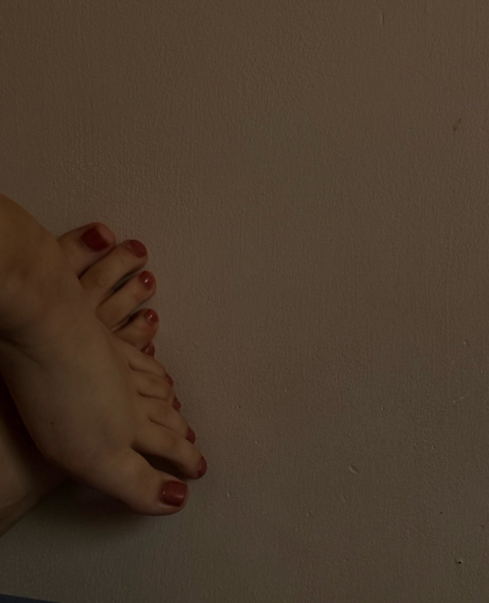 Dayfootju22's tweet photo. Te gustaría ver más? Te gustaría comprar fotos personalizadas a tus gustos? Mándame mensaje para platicar más 🥰🥰
#pies #mujer #mensaje #venta #footseller #mensaje #platica #chat #cuidado #footfetısh https://t.co/952Xq1bfQp