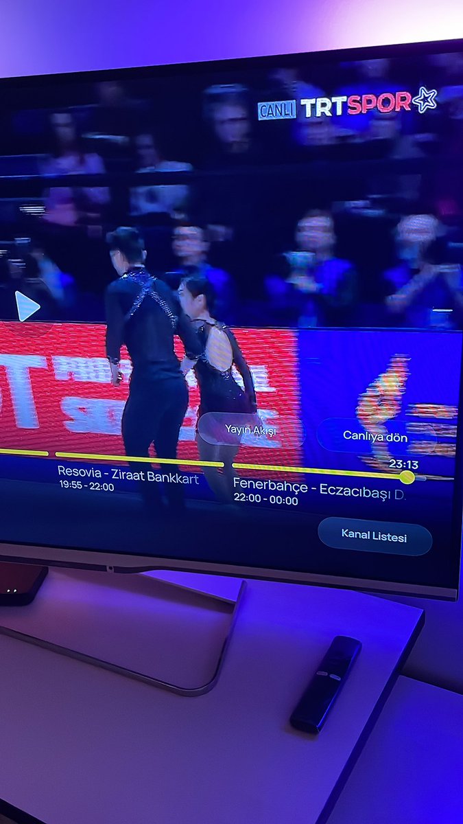 bcanpolatb's tweet photo. @TVPlusHerYerde Düzeleceğine inandığım için aboneliğimi uzattım.
Örneğin şu anda TRT spor* da alt menüde Fenerbahçe-Eczacıbaşı maçı yazıyor ancak başka program var. 
Yeni arayüzde bu yanlışlar hep var. https://t.co/lHyI8XPkoZ