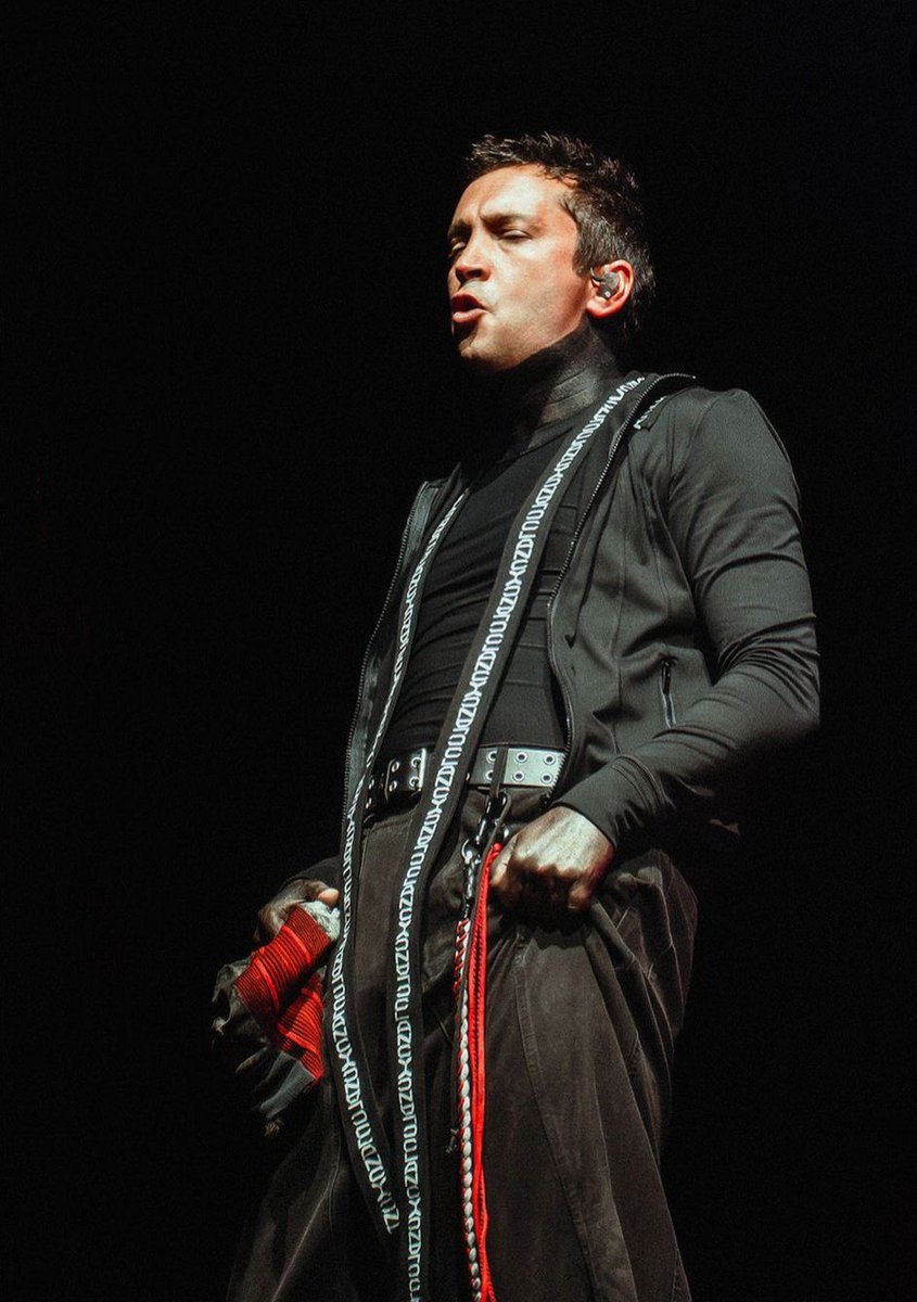 quietisvilolent |-/ 𖣤 ASH DAY🥳 tweet media